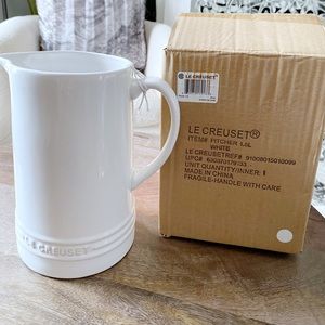 Le Creuset pitcher in WHITE